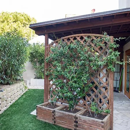 Monolocale Con Giardino A Marcelli- M225